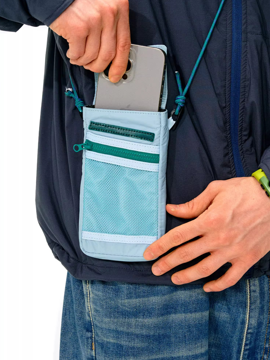 Blazewind - Lightweight Water-Repellent Crossbody Bag