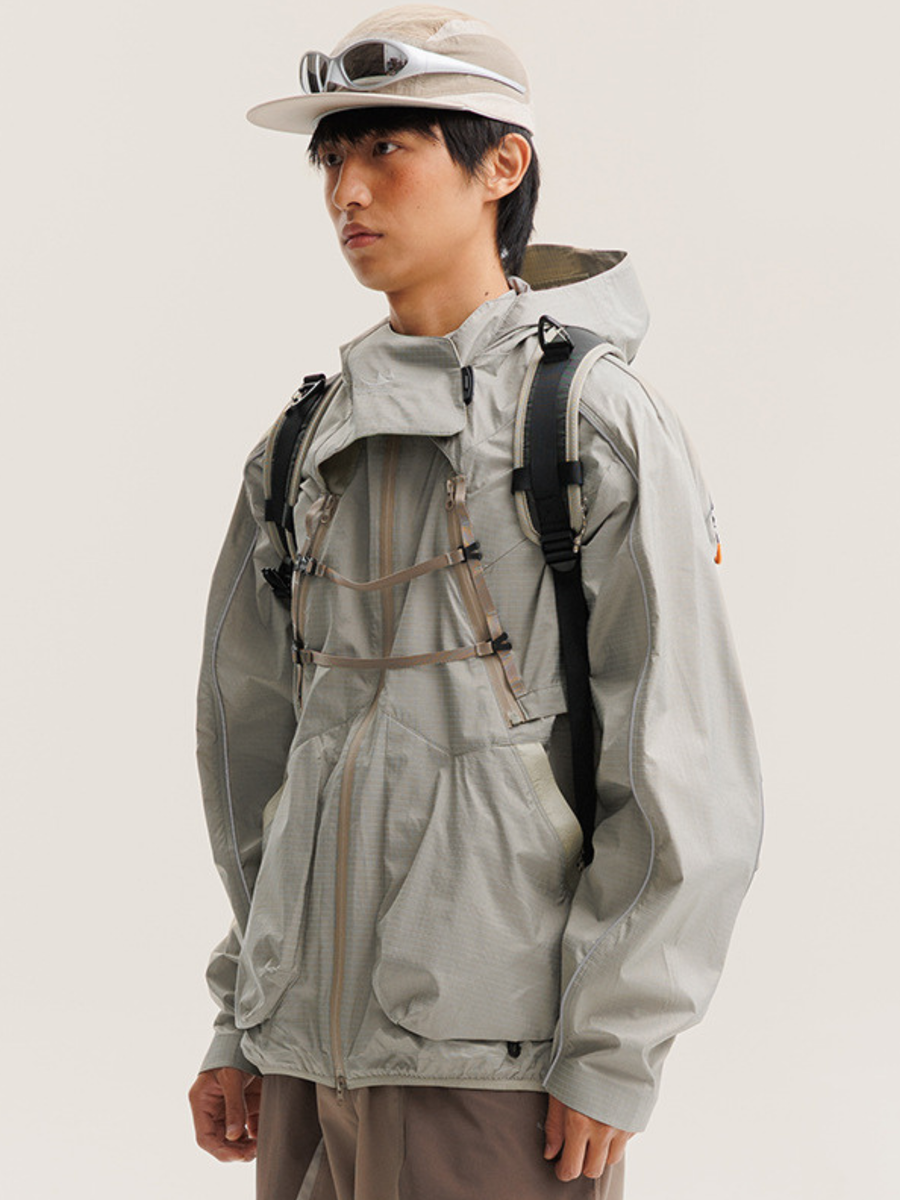 GT ONE - Water-Repellent Detachable Shell Jacket