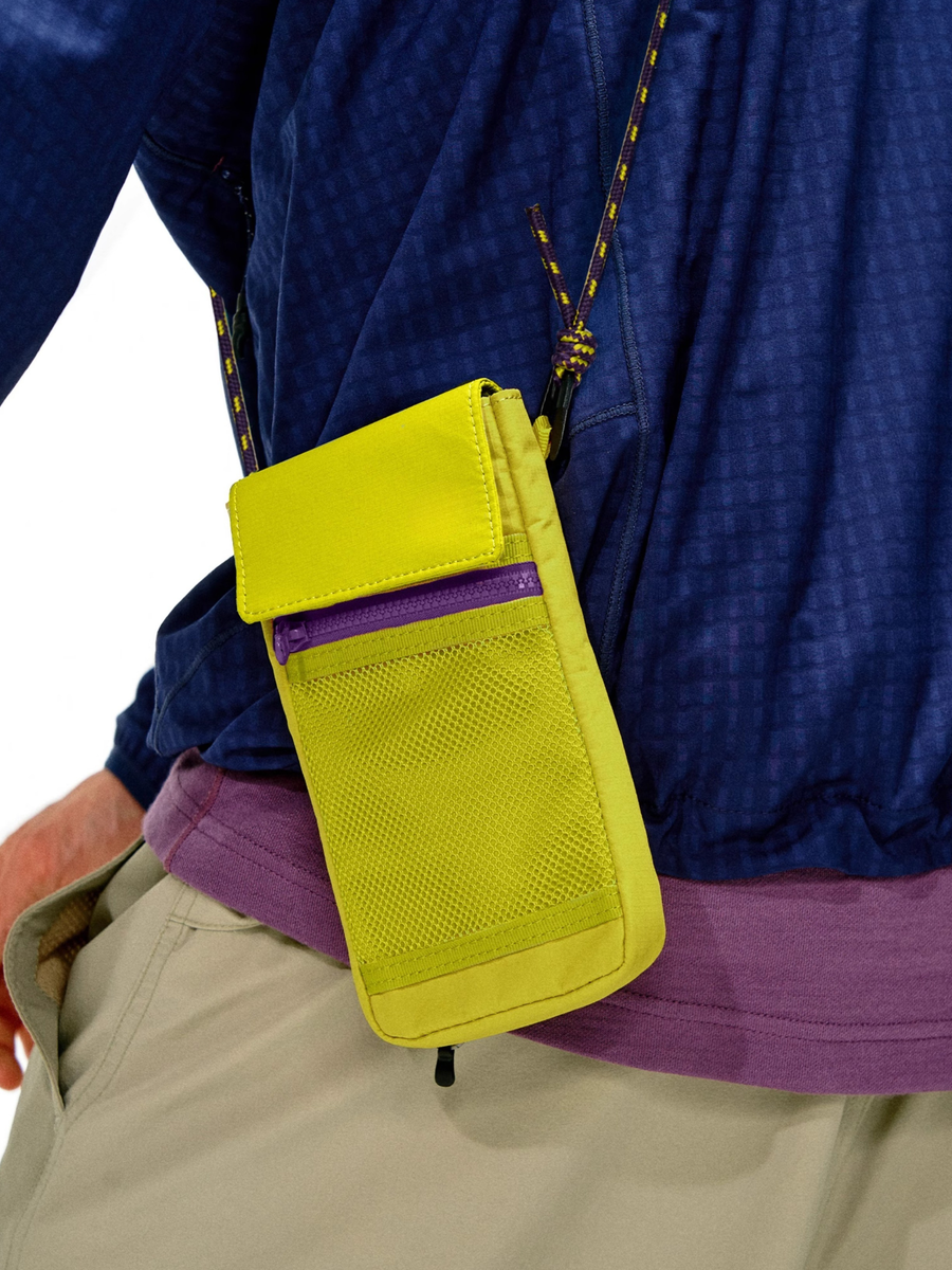 Blazewind - Water-Repellent Crossbody Bag