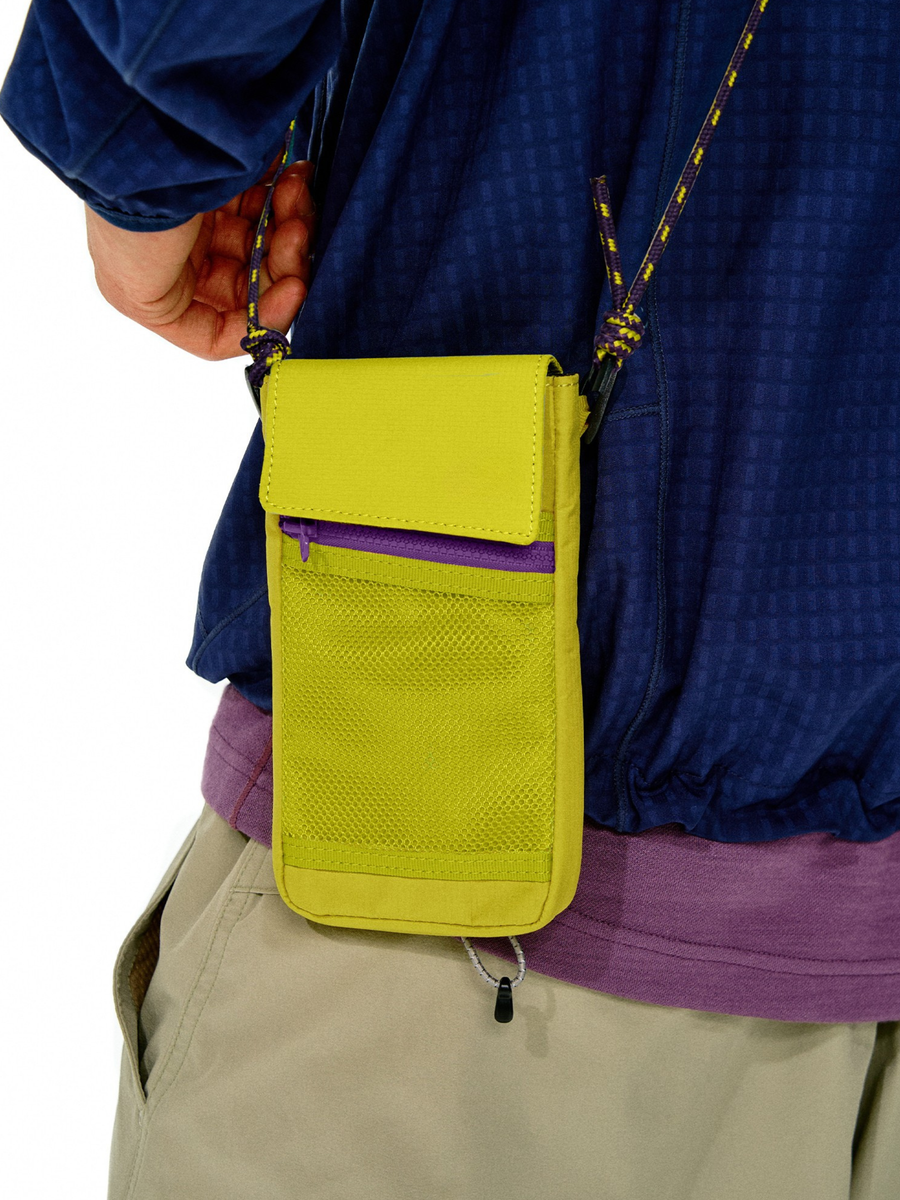 Blazewind - Water-Repellent Crossbody Bag